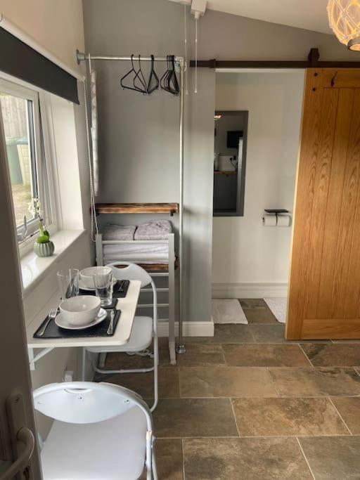 Adorable Bedsit For You, Partner And Your Pet! Stepaside  Zewnętrze zdjęcie